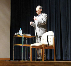 講演会「私と『赤い鳥』」（2008.7.2広島市立中央図書館主催）での鳥越氏