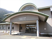 Hiroshima City Saeki Ward Library Yuki-Kono Reading Room