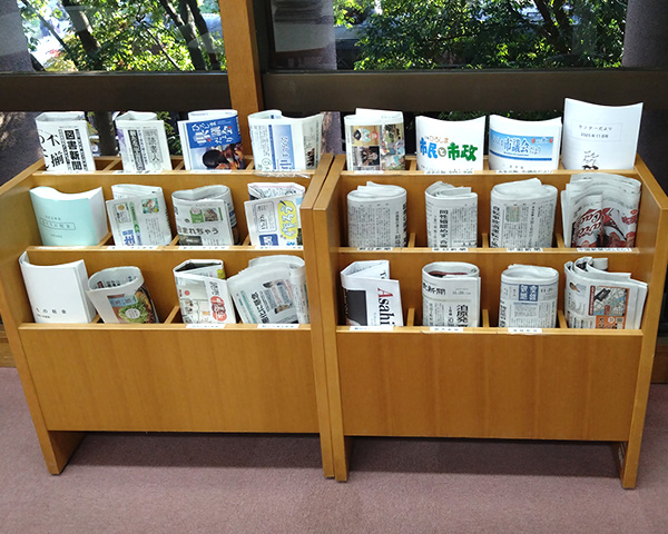 2階 新聞コーナーの写真