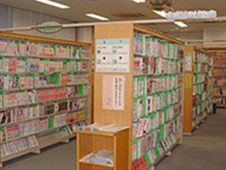 あさ閲覧室 館内の写真