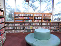 まんが図書館 2階閲覧室の写真